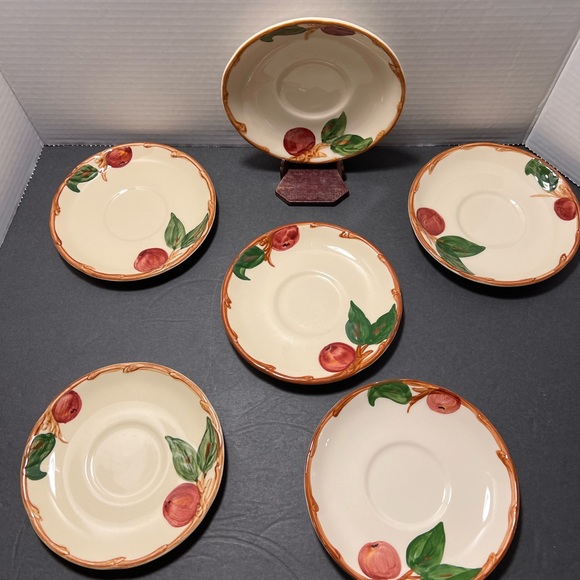 6 Franciscan ware apple pattern vintage saucers - Picture 1 of 6